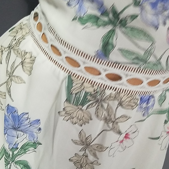 Stunning White Floral Sun Dress - Picture 4 of 8